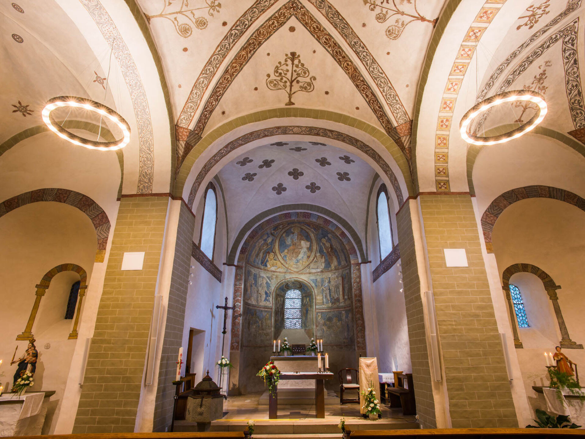 Blick in die Kirche St. Cyriakus in Berghausen